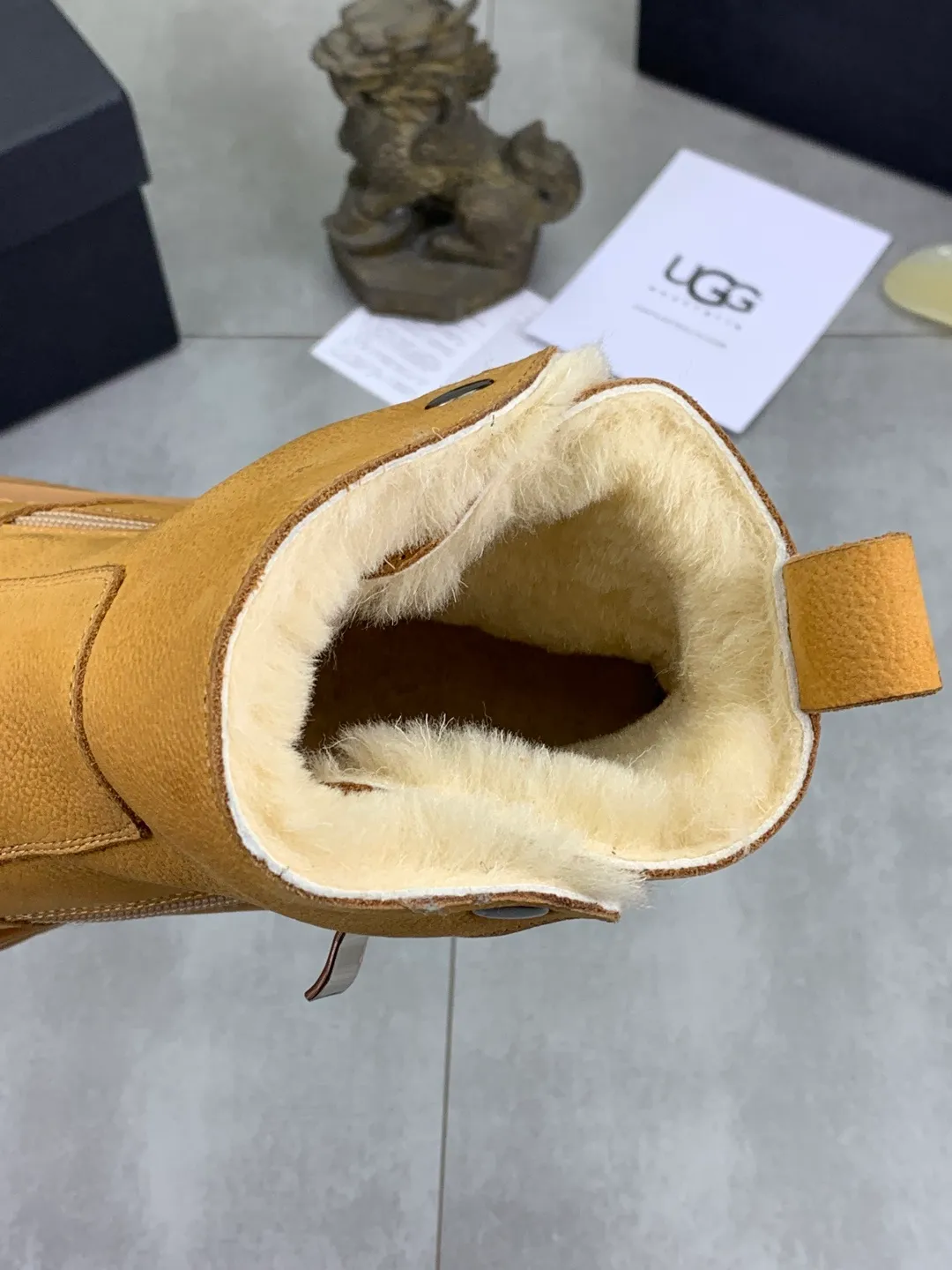 Men's men's shoes 💰P660 New arrival 🆕🆕🆕 IUGGI Men's British retro Martin boots Winter new men's outdoor hiking boots First layer of cowhide on the outside and wool on the inside Comfortable and warm Rubber sole sole Non-slip and firm Trendy and fashionable Casual and versatile Size: 38-44 (45 customized) Color: three colors